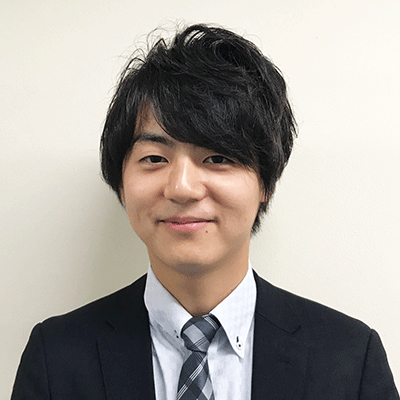 足立 偲(アダチ シノブ)