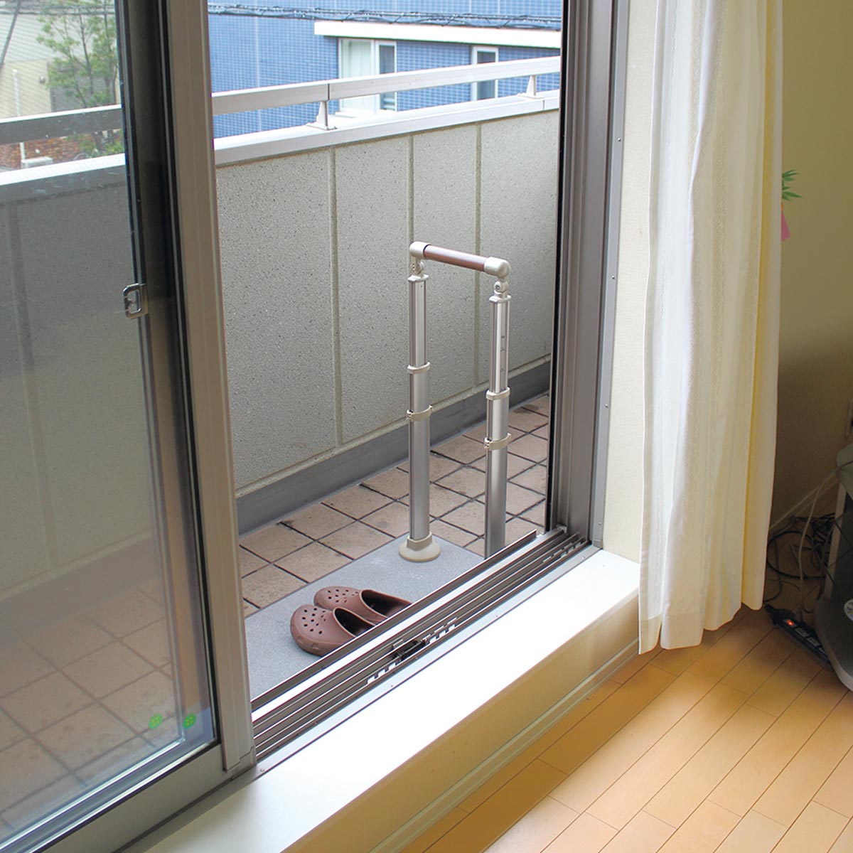 アットグリップ 片側タイプベランダ使用例
