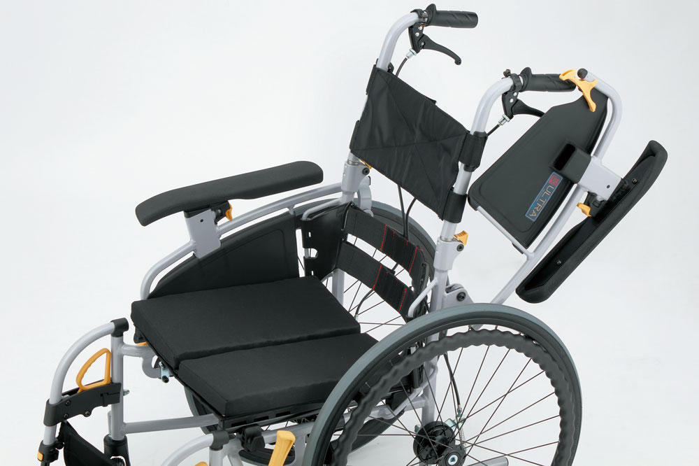ヤマシタオリジナル車いす 優輪 調整不要の3Dバックサポート​