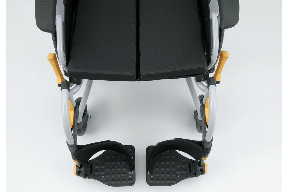 ヤマシタオリジナル車いす 優輪 ワイド&スリム&コンパクト​