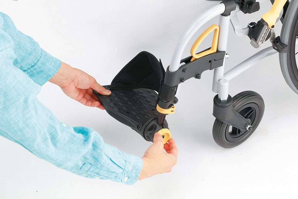 ヤマシタオリジナル車いす 優輪 高機能型 フットサポート角度の調整​