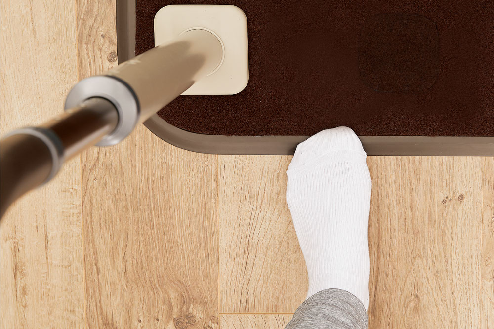 歩行サポート手すり スムーディ 屋内用 なだらかな傾斜でつまづきにくい