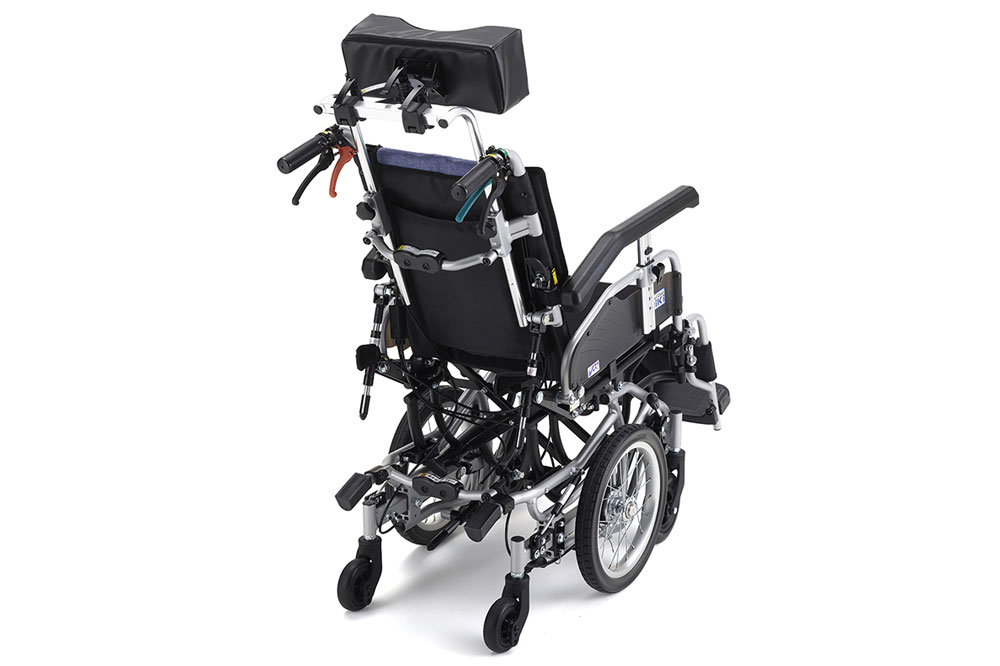 介助用ティルト・リクライニング 6輪車いす 背面