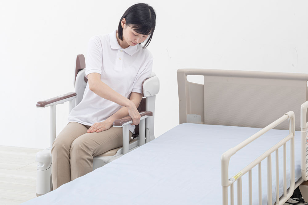 ポータブルトイレFX-30シリーズ 座位を支えるサイドサポート