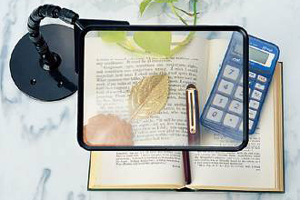 せぼね君ルーペ・読書用 使用例