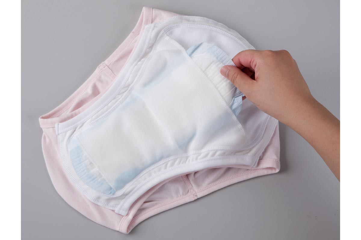 安心ドライパンツⅡ 婦人用 尿漏れパッド挿入例