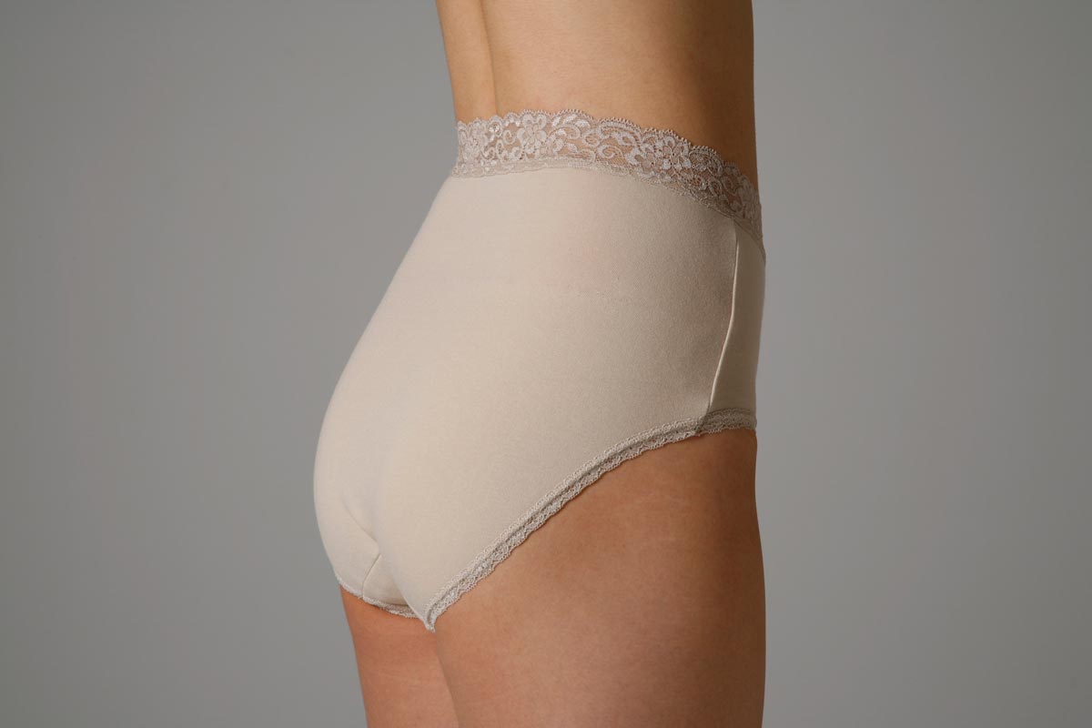 ウェルドライ ショーツ ベージュ