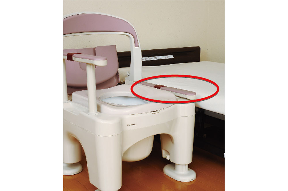 ポータブルトイレラフィーネ 腰を浮かすだけで移乗できる